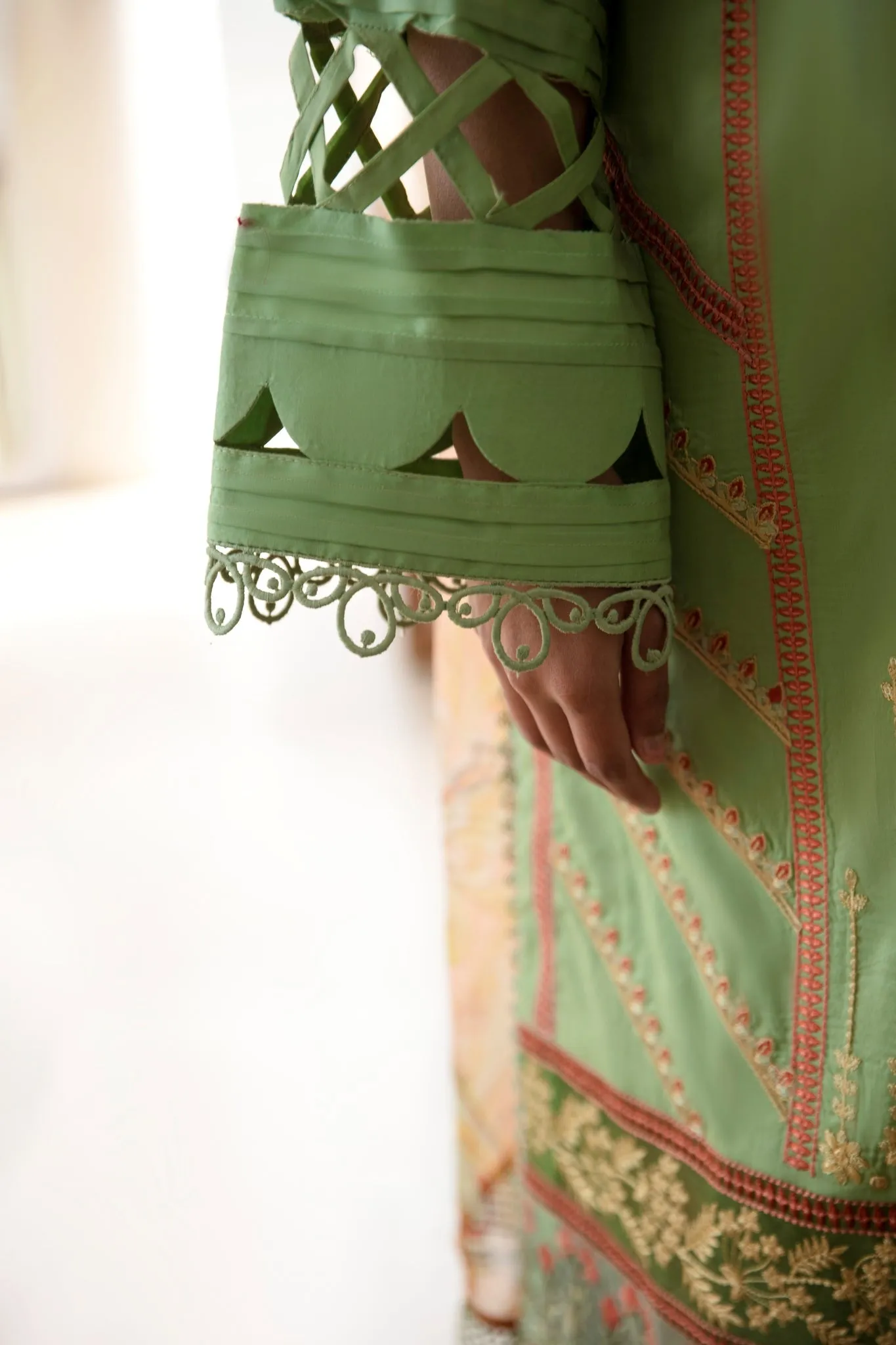 Aabyaan Afsaneh Luxury Lawn Collection – Nazeer (AL-06)