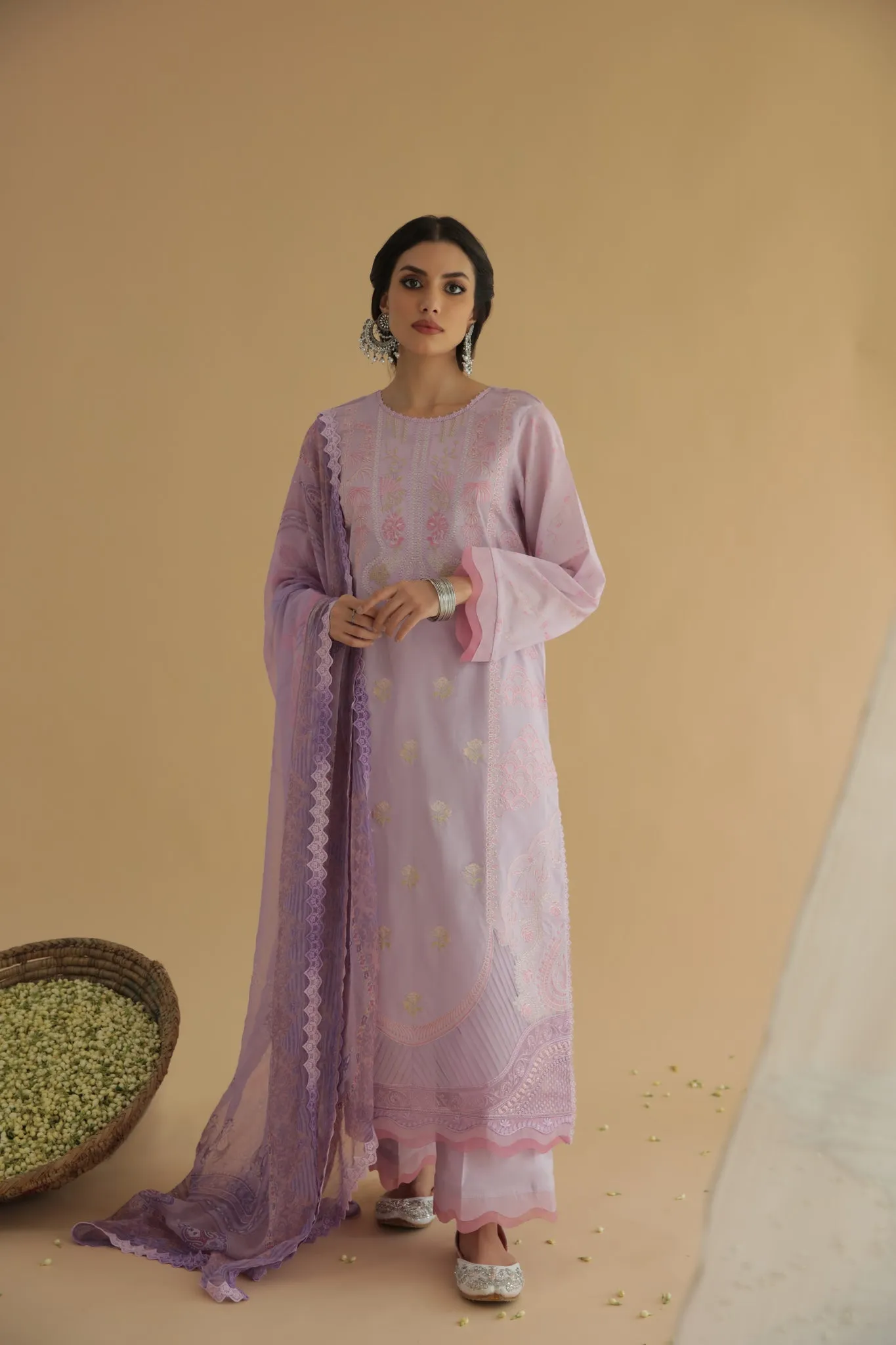 Aabyaan by Qalamkar Aarzu Luxury Lawn Collection  – UNZE (AA-02)
