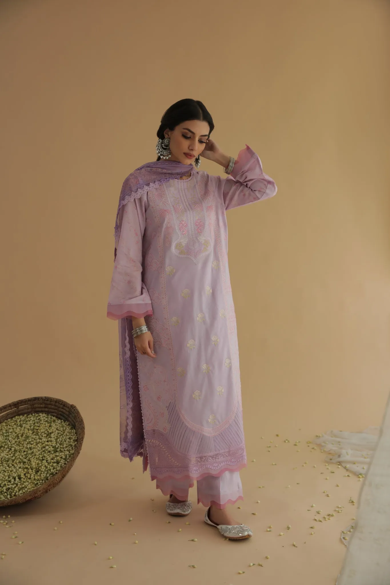Aabyaan by Qalamkar Aarzu Luxury Lawn Collection  – UNZE (AA-02)